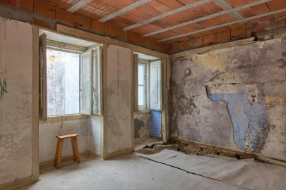 Prédio para Venda em Romeira e Várzea