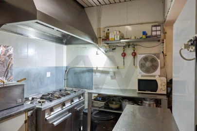 Prédio para Venda em Romeira e Várzea