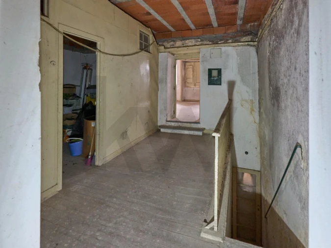 Prédio para Venda em Romeira e Várzea Foto 49