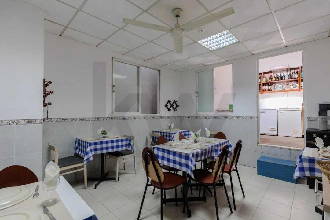 Prédio para Venda em Romeira e Várzea Foto 16