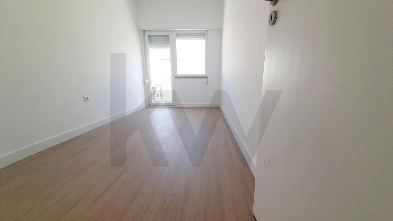 Apartamento T2 para Arrendamento em Romeira e Várzea Foto 11