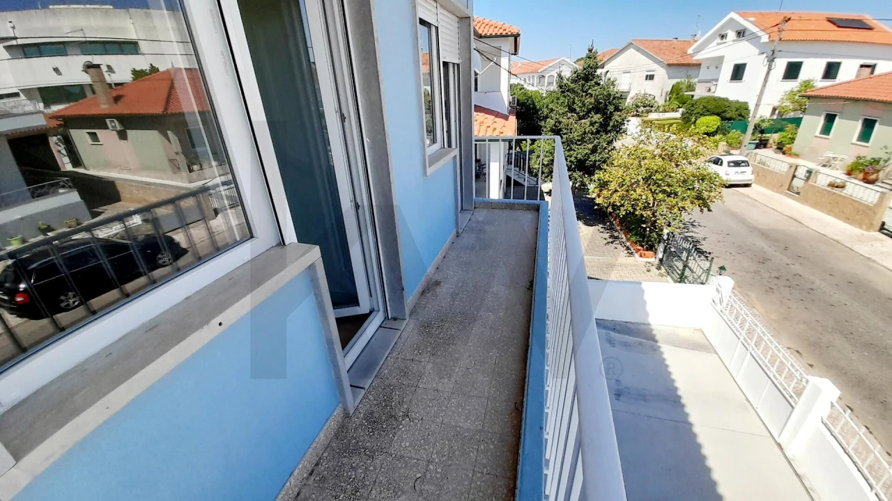 Apartamento T2 para Arrendamento em Romeira e Várzea Foto 10