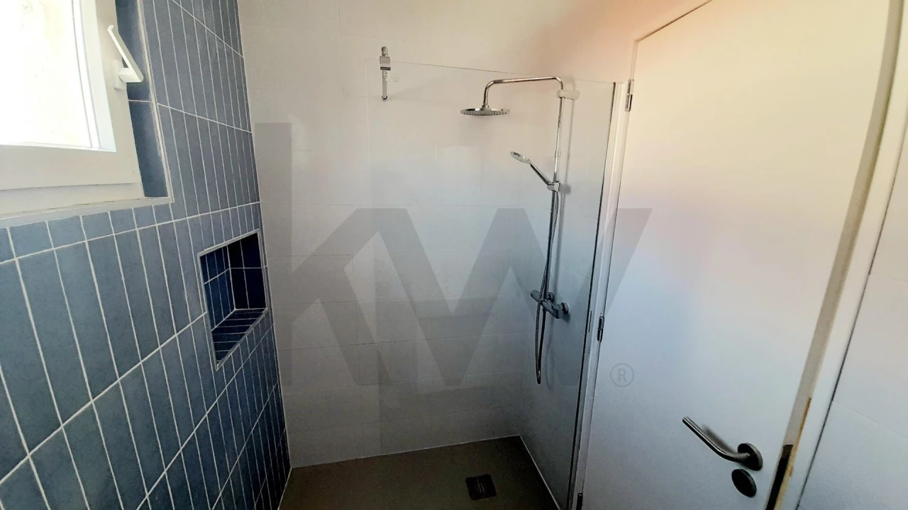 Apartamento T2 para Arrendamento em Romeira e Várzea Foto 4