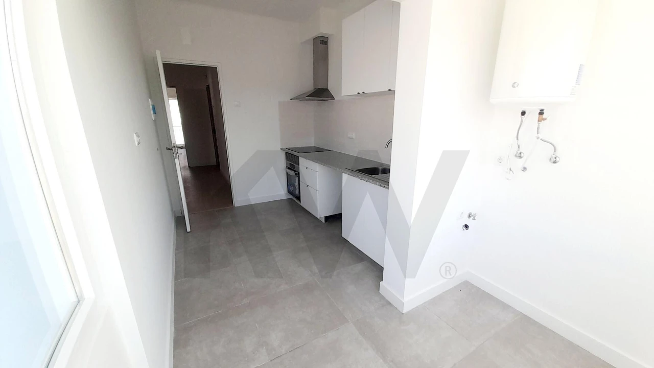 Apartamento T2 para Arrendamento em Romeira e Várzea Foto 9