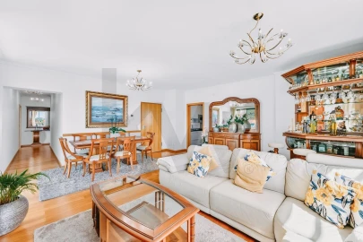 Apartamento T4 para Venda em São Martinho