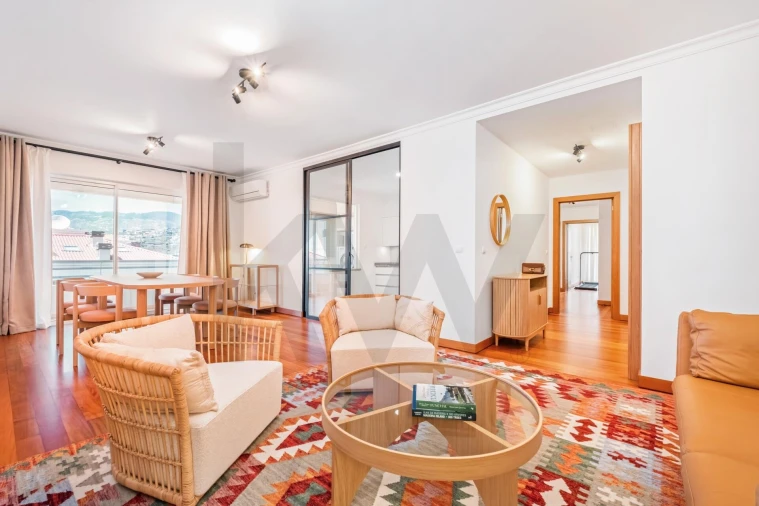 Apartamento T4 para Venda em São Martinho Foto 4