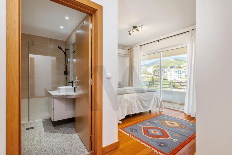 Apartamento T4 para Venda em São Martinho Foto 18