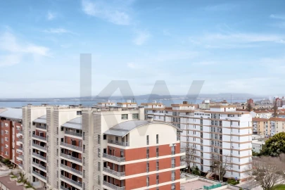 Apartamento T2 para Venda em Olivais