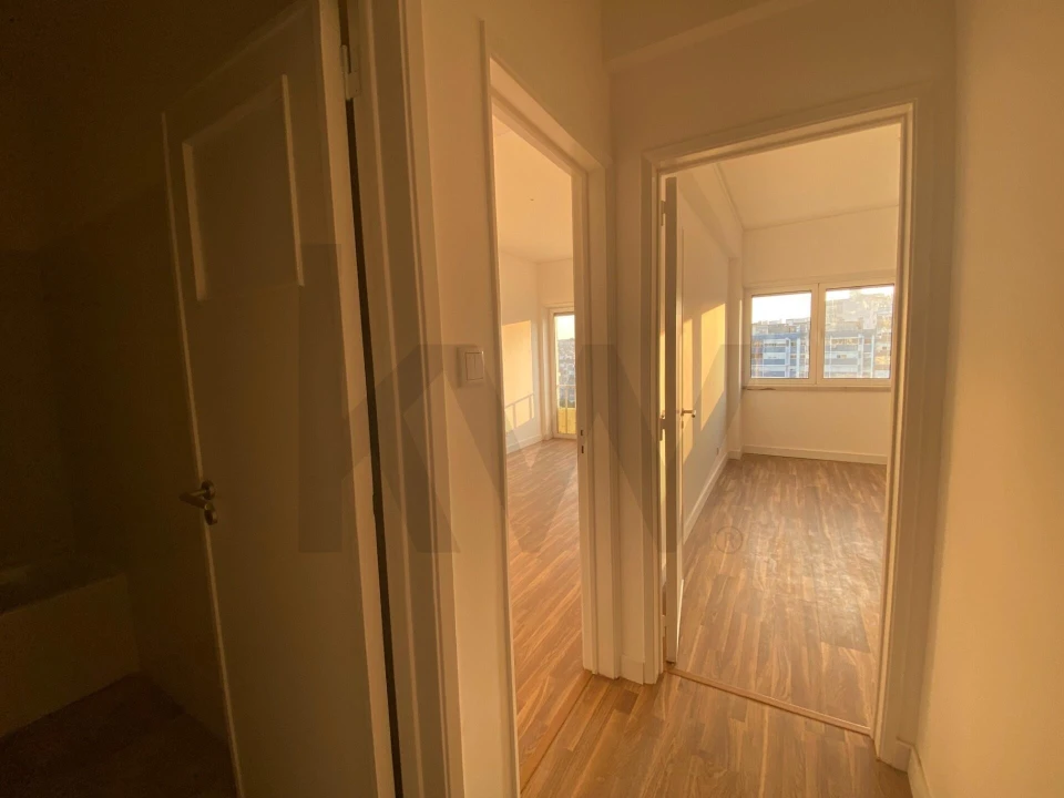 Apartamento T2 para Arrendamento em Benfica Foto 20