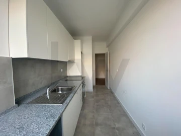 Apartamento T2 para Arrendamento em Benfica
