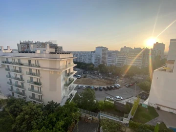 Apartamento T2 para Arrendamento em Benfica