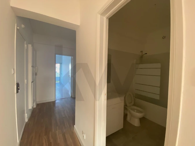 Apartamento T2 para Arrendamento em Benfica Foto 12