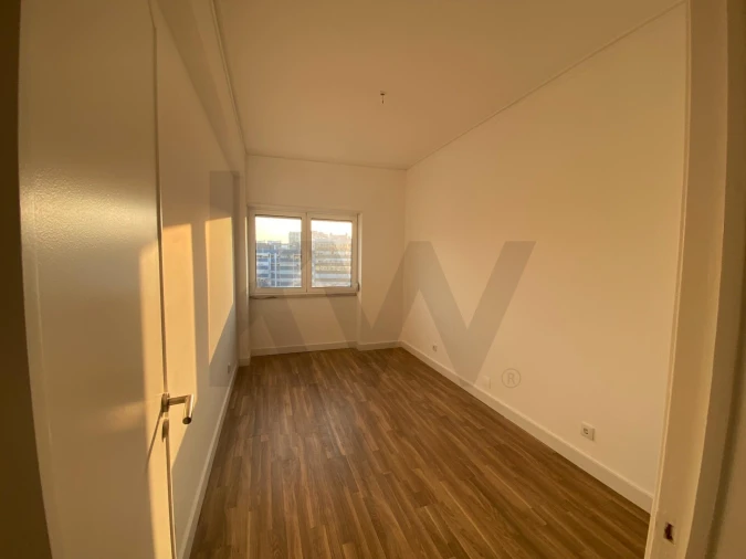 Apartamento T2 para Arrendamento em Benfica Foto 18