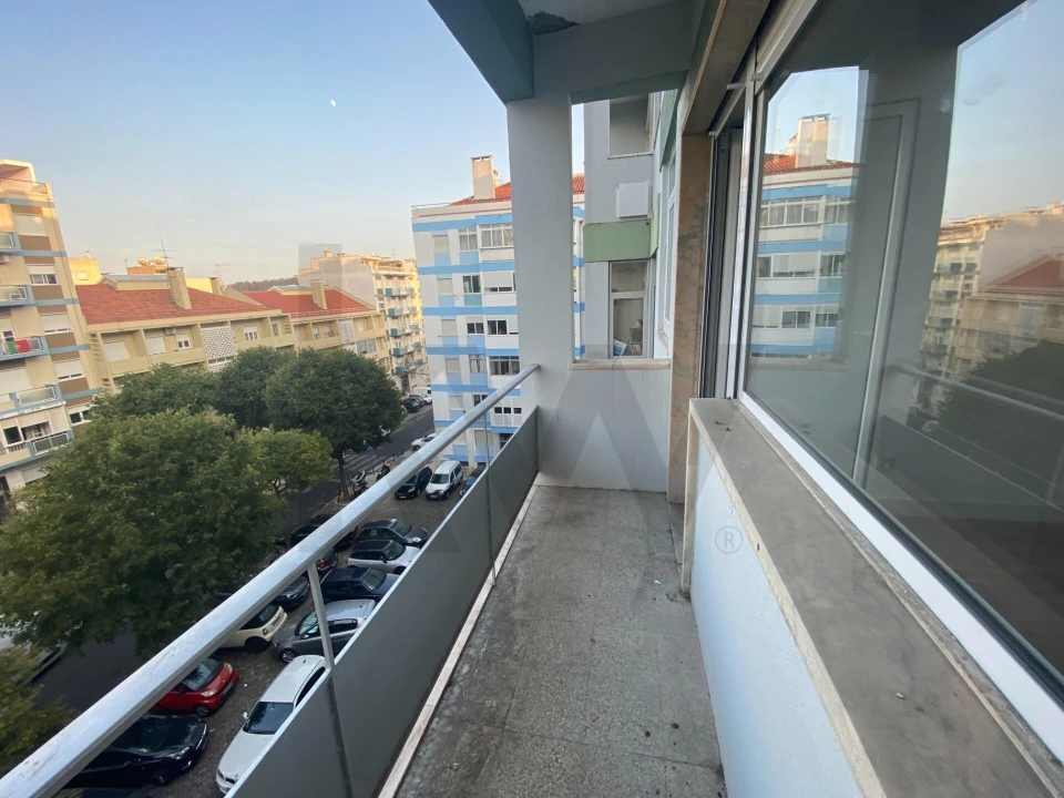 Apartamento T2 para Arrendamento em Benfica Foto 7