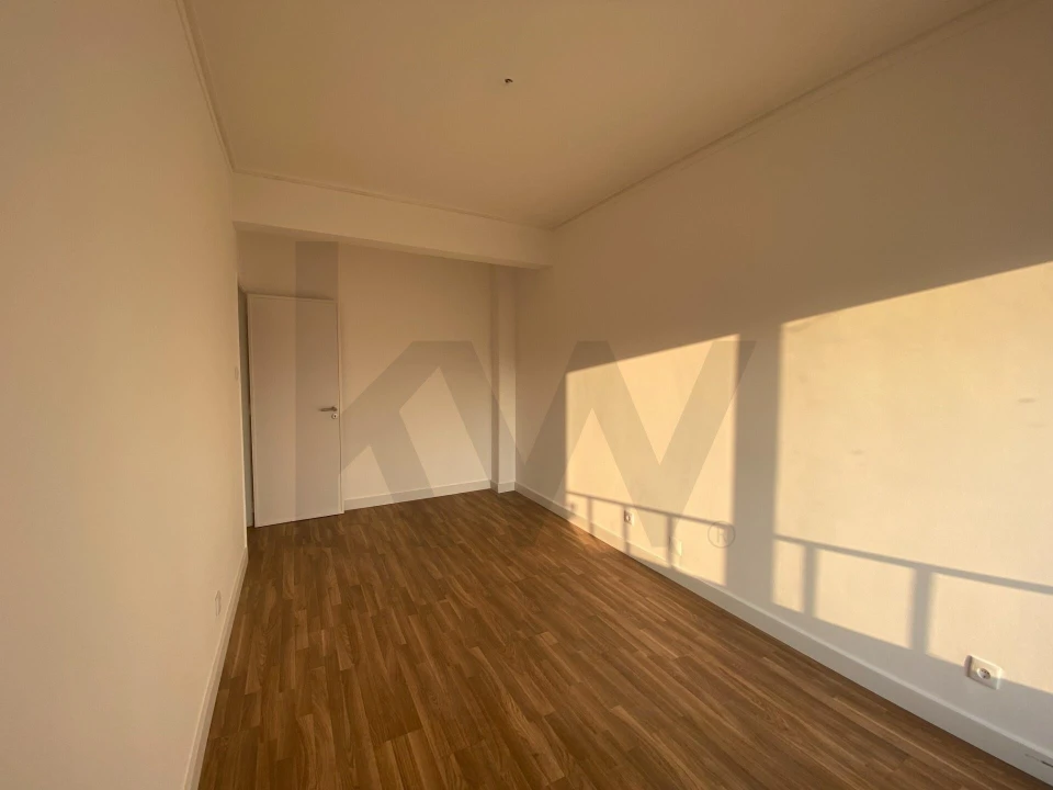 Apartamento T2 para Arrendamento em Benfica Foto 17