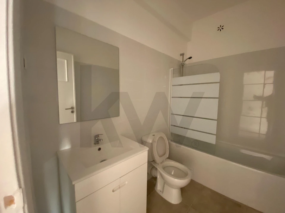 Apartamento T2 para Arrendamento em Benfica Foto 13