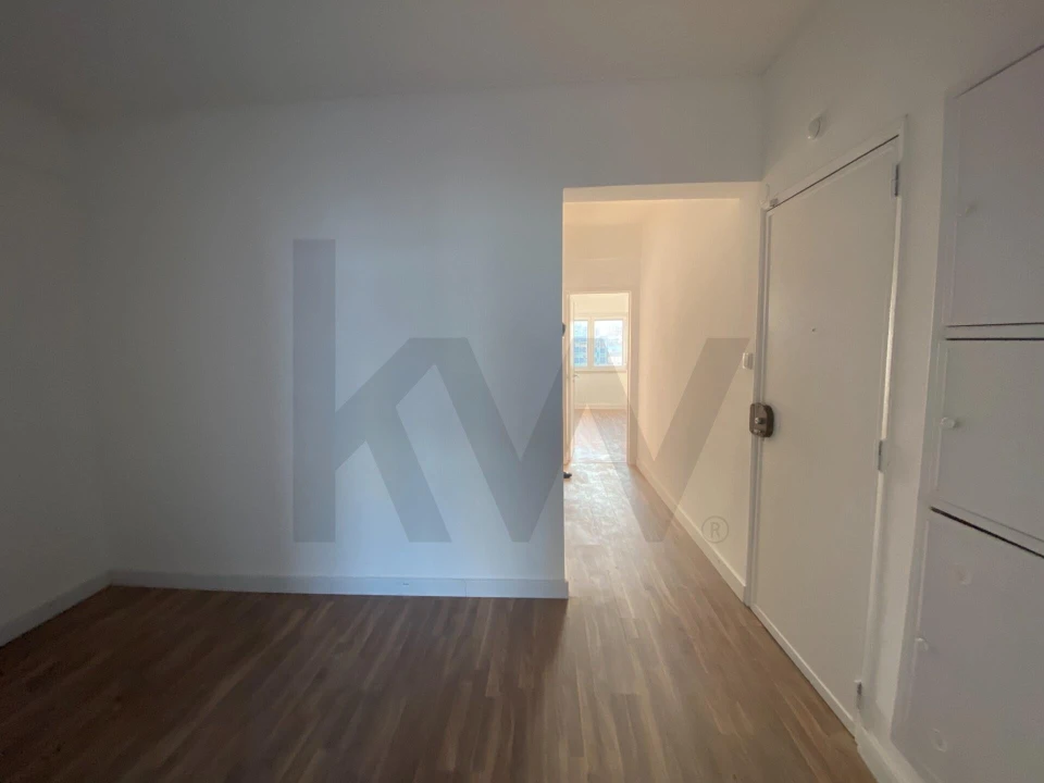 Apartamento T2 para Arrendamento em Benfica Foto 10