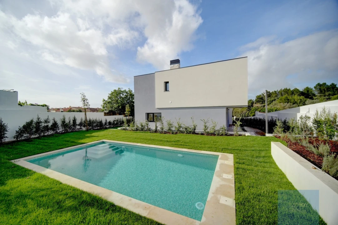 Moradia T4 para Venda em Alcabideche Foto 3