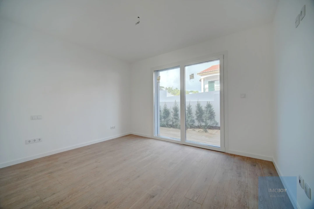 Moradia T4 para Venda em Alcabideche Foto 15