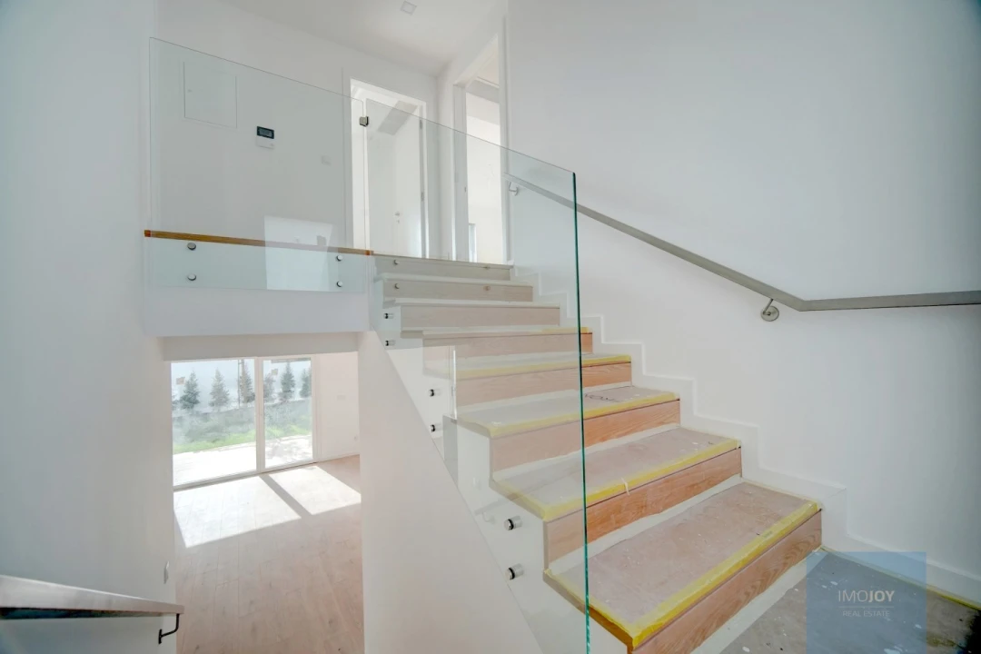 Moradia T4 para Venda em Alcabideche Foto 19