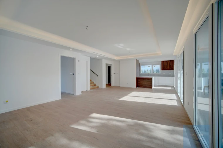 Moradia T4 para Venda em Alcabideche Foto 7