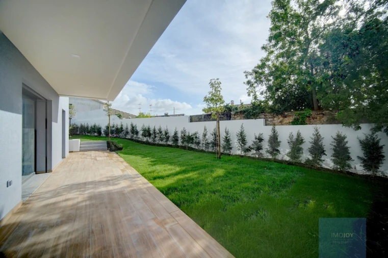 Moradia T4 para Venda em Alcabideche Foto 18