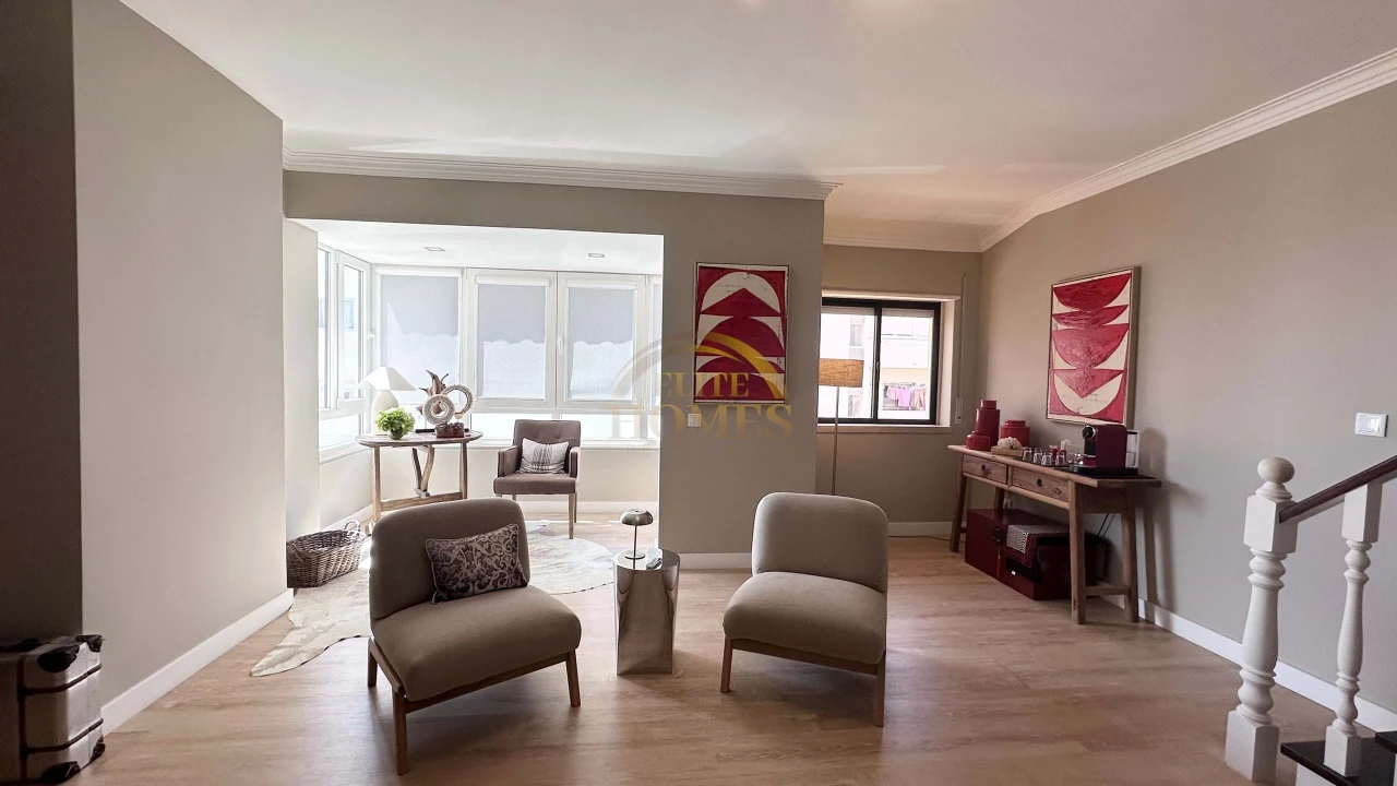 Apartamento T4 para Venda em Cascais e Estoril Foto 2