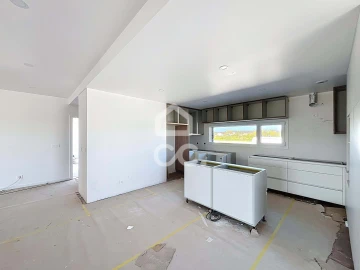 Moradia T4 para Venda em Tornada e Salir do Porto