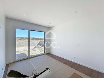 Moradia T4 para Venda em Tornada e Salir do Porto