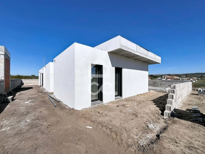 Moradia T4 para Venda em Tornada e Salir do Porto Foto 3