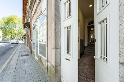 Prédio para Arrendamento em Bonfim