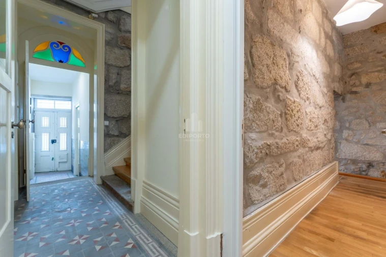 Prédio para Arrendamento em Bonfim Foto 7