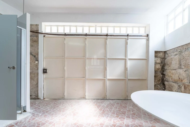 Prédio para Arrendamento em Bonfim Foto 18