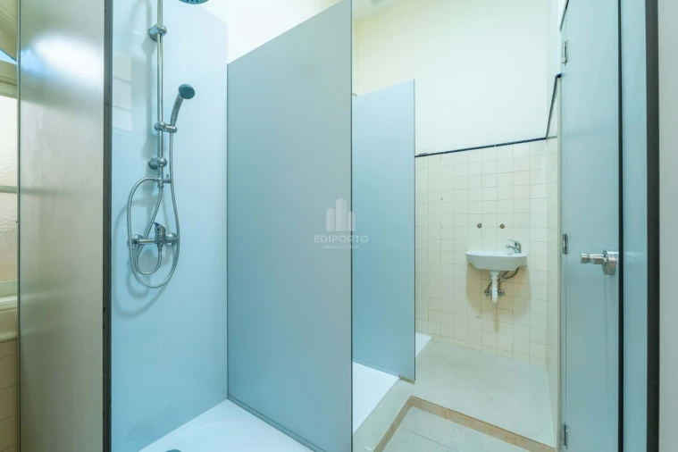 Prédio para Arrendamento em Bonfim Foto 25