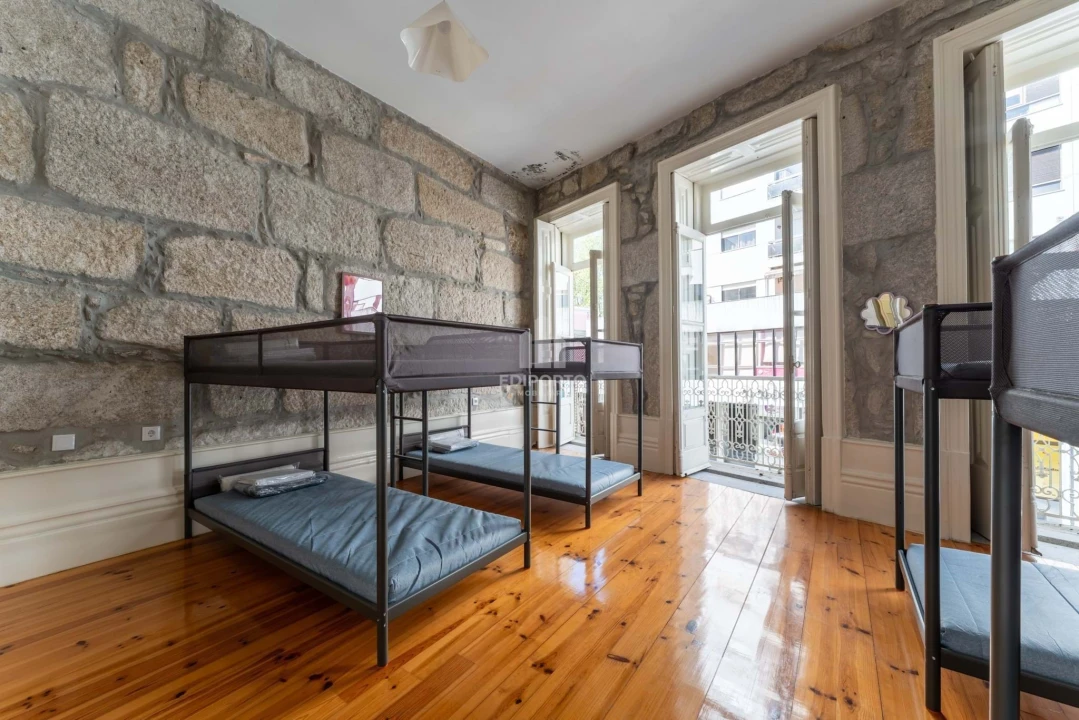 Prédio para Arrendamento em Bonfim Foto 1