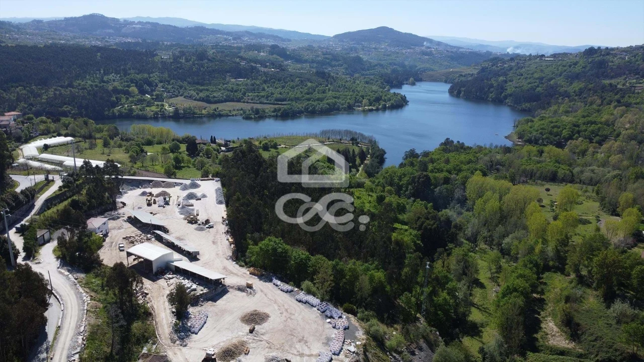 Moradia T2 para Venda em Abragão Foto 26