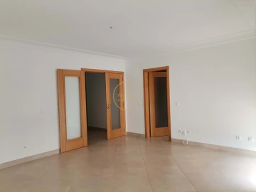 Apartamento T2 para Venda em Loule (São Clemente)