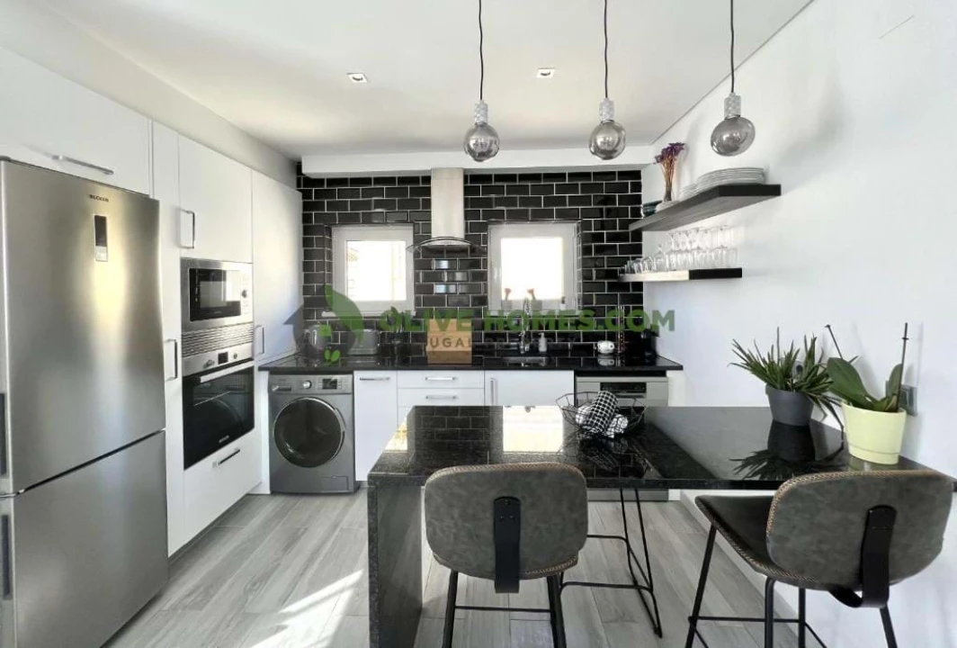 Apartamento T1 para Venda em Quarteira Foto 6