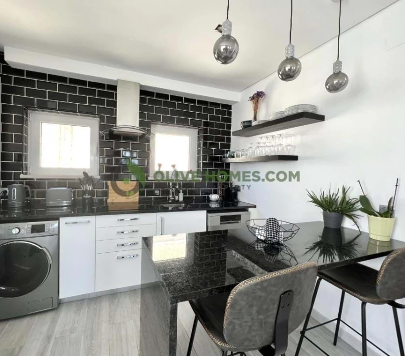 Apartamento T1 para Venda em Quarteira Foto 3