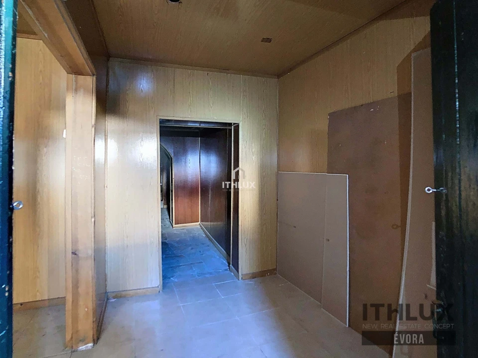 Prédio para Venda em Caia, São Pedro e Alcáçova Foto 5