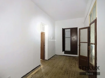 Prédio para Venda em Caia, São Pedro e Alcáçova