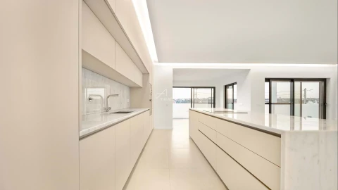 Moradia T3 para Venda em Santa Maria do Castelo e Santiago e Santa Susana