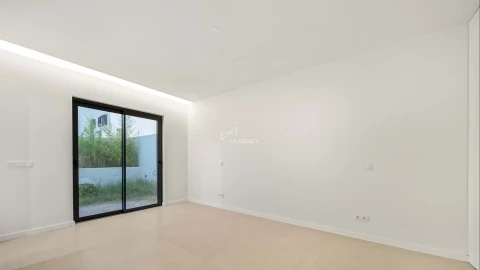 Moradia T3 para Venda em Santa Maria do Castelo e Santiago e Santa Susana