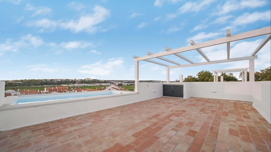 Moradia T3 para Venda em Santa Maria do Castelo e Santiago e Santa Susana Foto 4