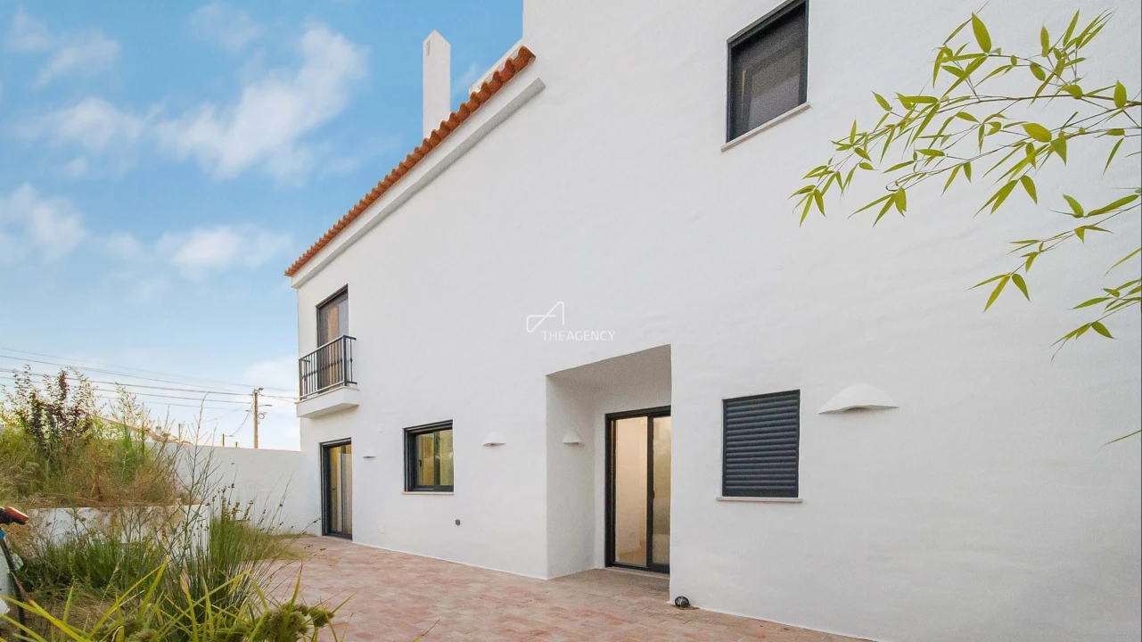 Moradia T3 para Venda em Santa Maria do Castelo e Santiago e Santa Susana Foto 1