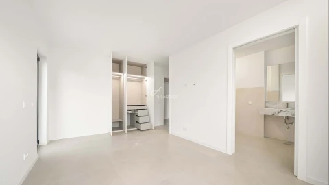 Moradia T3 para Venda em Santa Maria do Castelo e Santiago e Santa Susana