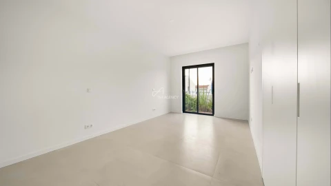 Moradia T3 para Venda em Santa Maria do Castelo e Santiago e Santa Susana