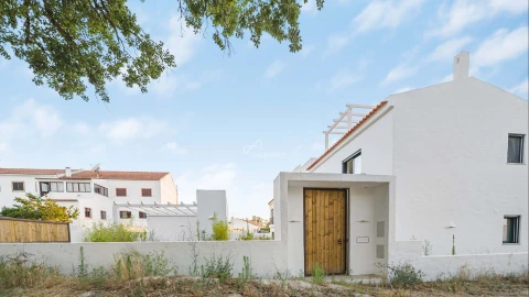 Moradia T3 para Venda em Santa Maria do Castelo e Santiago e Santa Susana