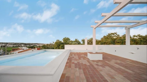 Moradia T3 para Venda em Santa Maria do Castelo e Santiago e Santa Susana