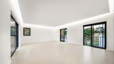 Moradia T3 para Venda em Santa Maria do Castelo e Santiago e Santa Susana